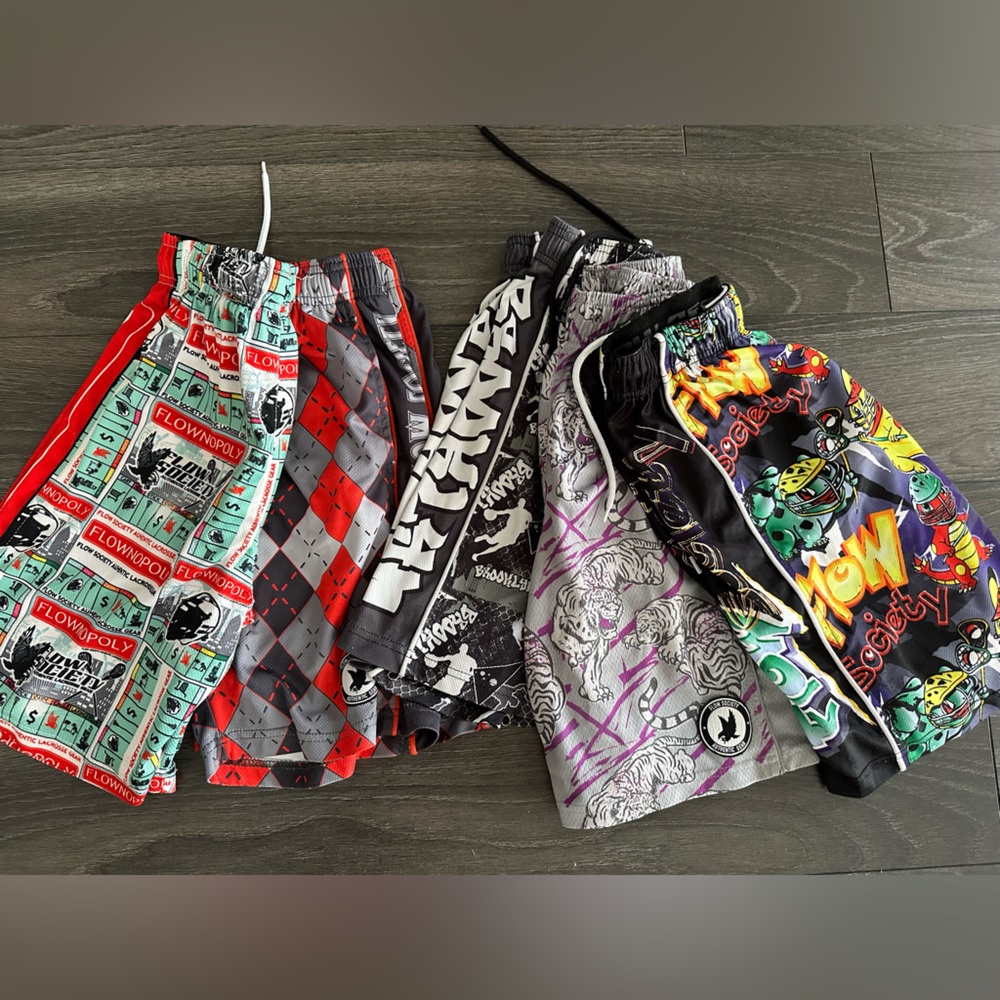 Set of 5 flow society mesh shorts.
